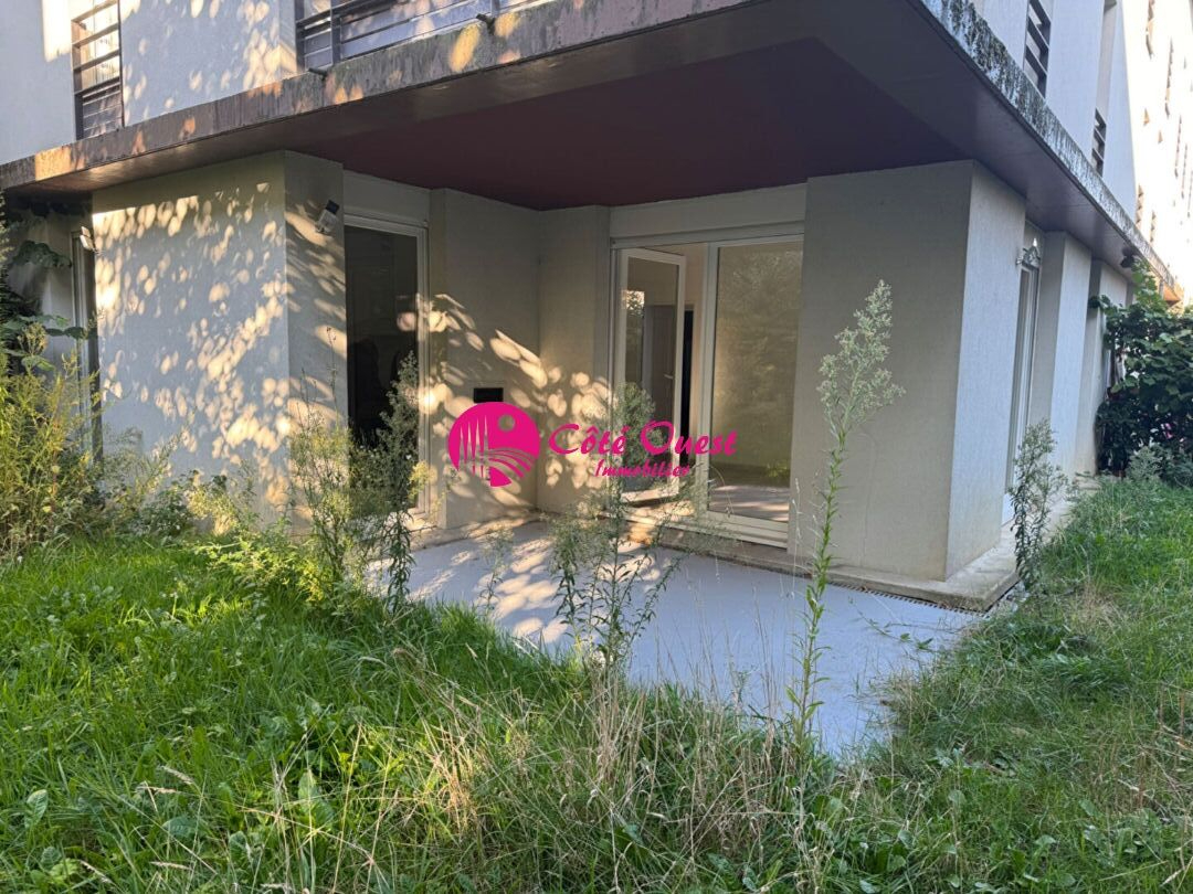 LE HAVRE  LES DOCKS APPARTEMENT F 2  AVEC JARDIN ET PARKING